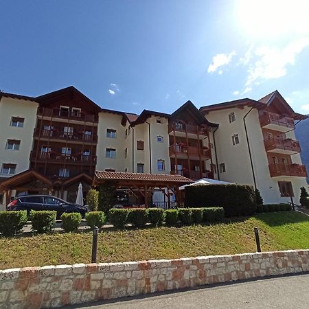 Hotel Zurigo Molveno Exterior photo